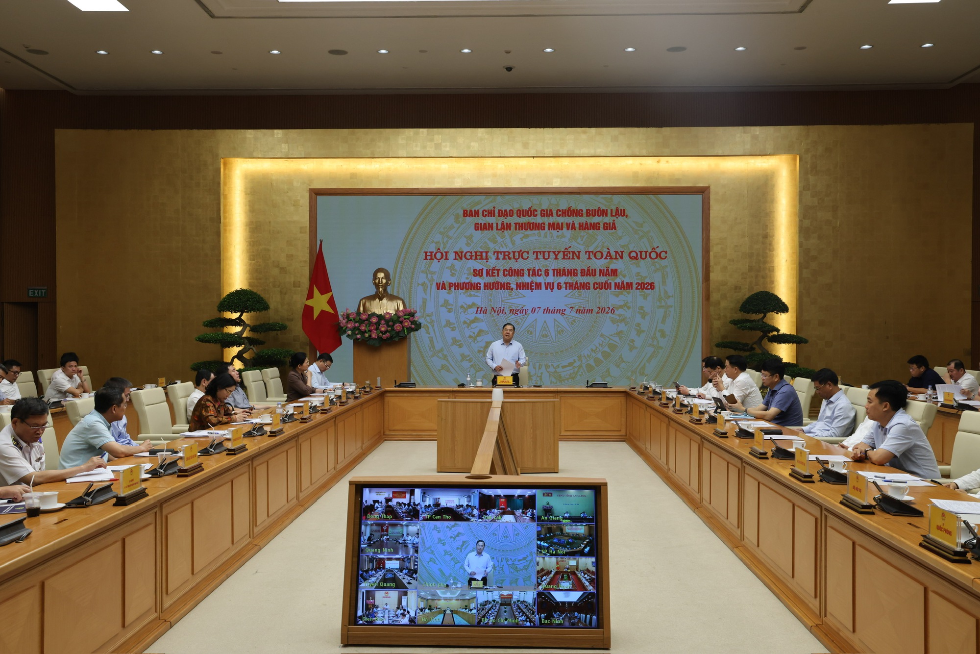 Phó Thủ tướng Thường trực: Chống buôn lậu, hàng giả và xâm phạm SHTT là nhiệm vụ thường xuyên, không có điểm dừng- Ảnh 6.