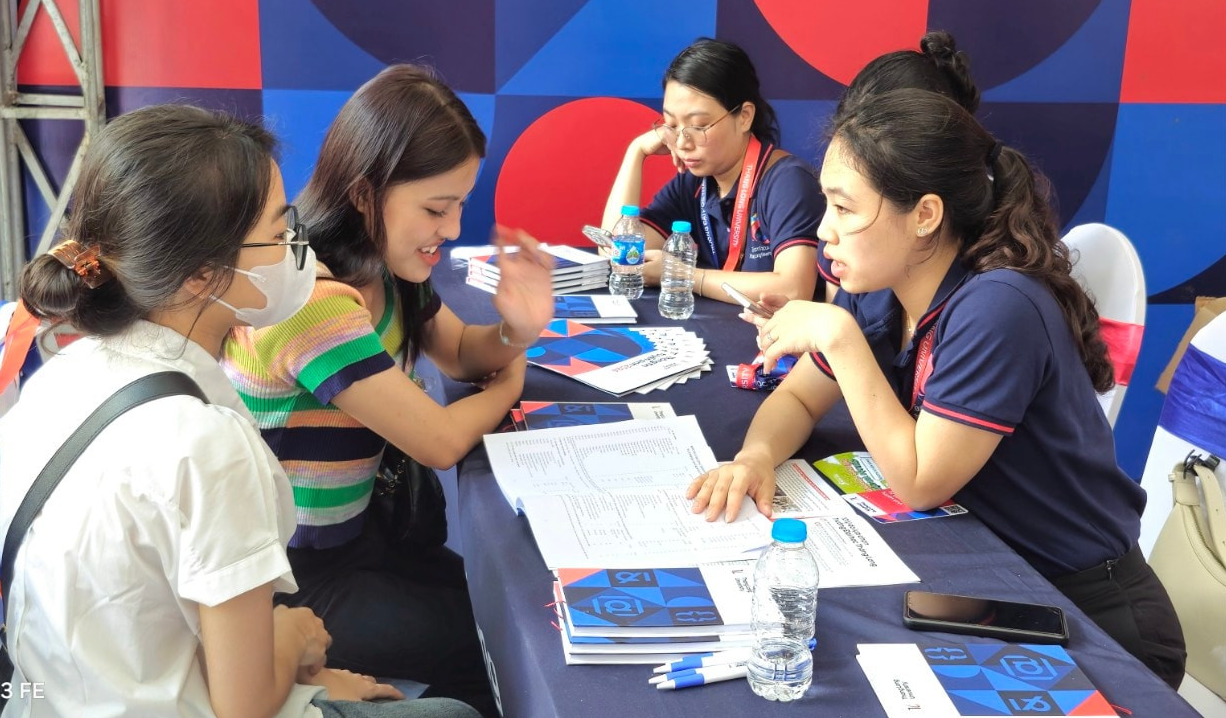 Điểm sàn đại học năm 2026: Nhiều trường lớn lấy từ 19 đến 25 điểm- Ảnh 1.