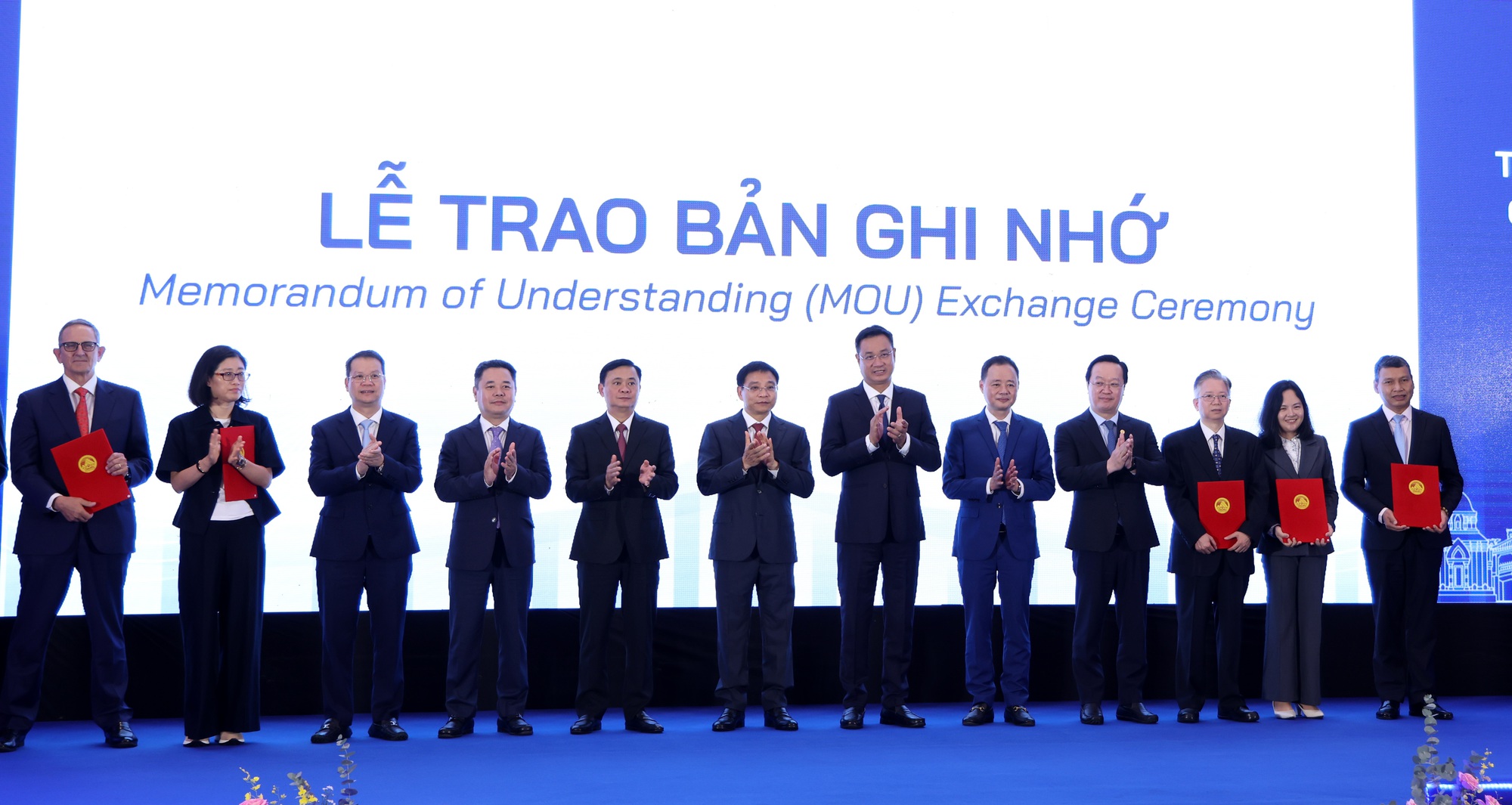 Khai mạc Tuần lễ Kinh tế-Tài chính-Công nghệ Đà Nẵng 2026: Cần hình thành những không gian phát triển mới- Ảnh 8.