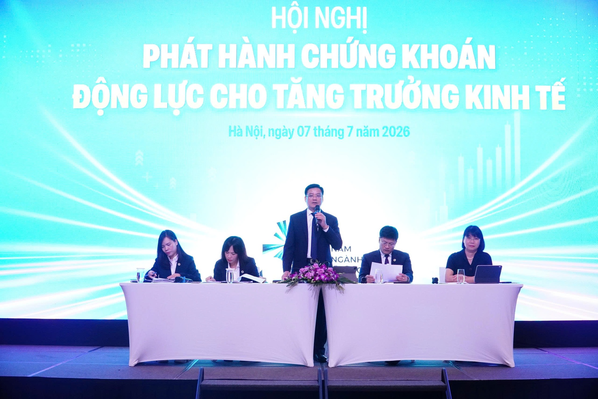Nâng chất lượng phát hành chứng khoán để hút mạnh dòng vốn phát triển- Ảnh 1.