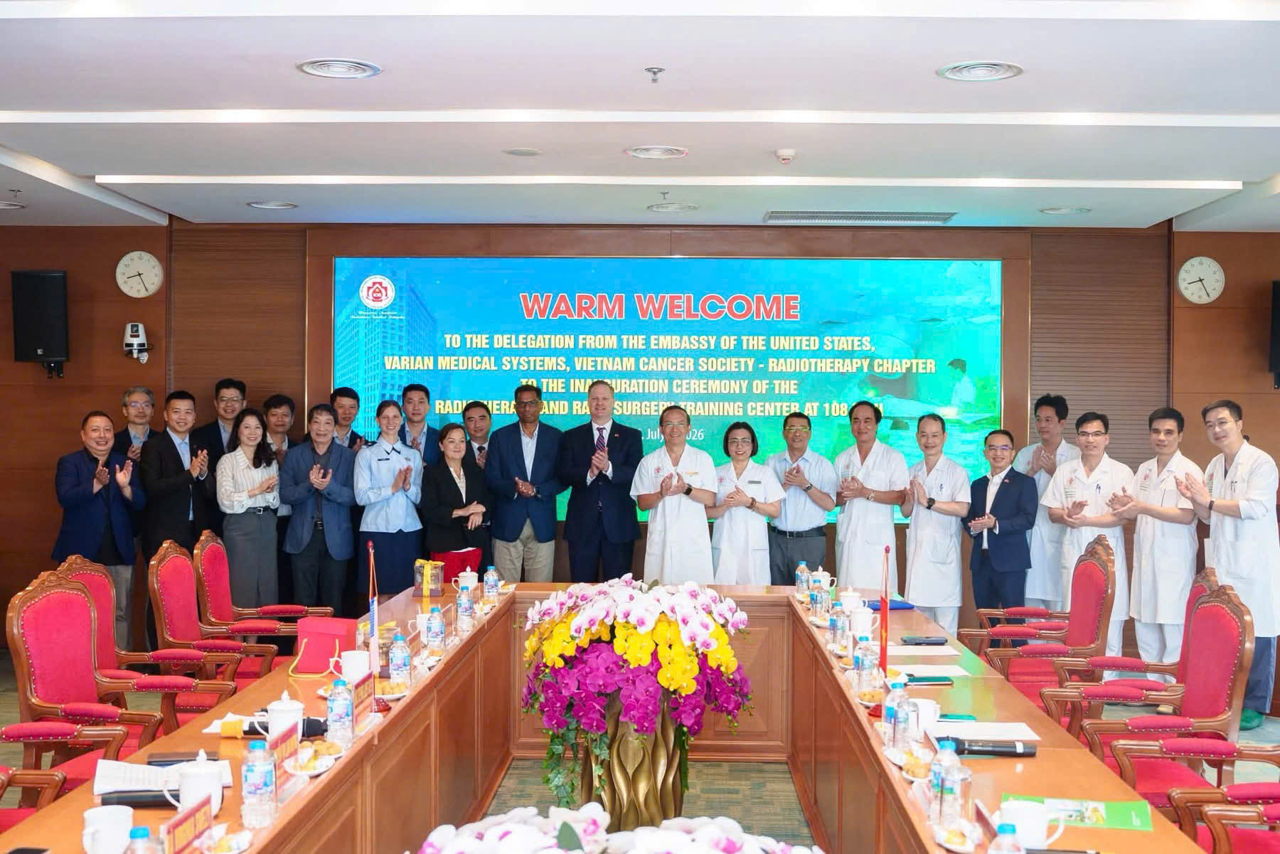 Khai trương mô hình đào tạo xạ trị - xạ phẫu đầu tiên tại Việt Nam- Ảnh 1.
