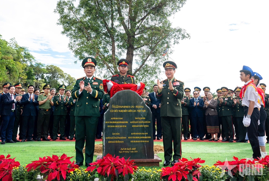 Đại tướng Phan Văn Giang dự các hoạt động Giao lưu quốc phòng biên giới tại Lào- Ảnh 3.