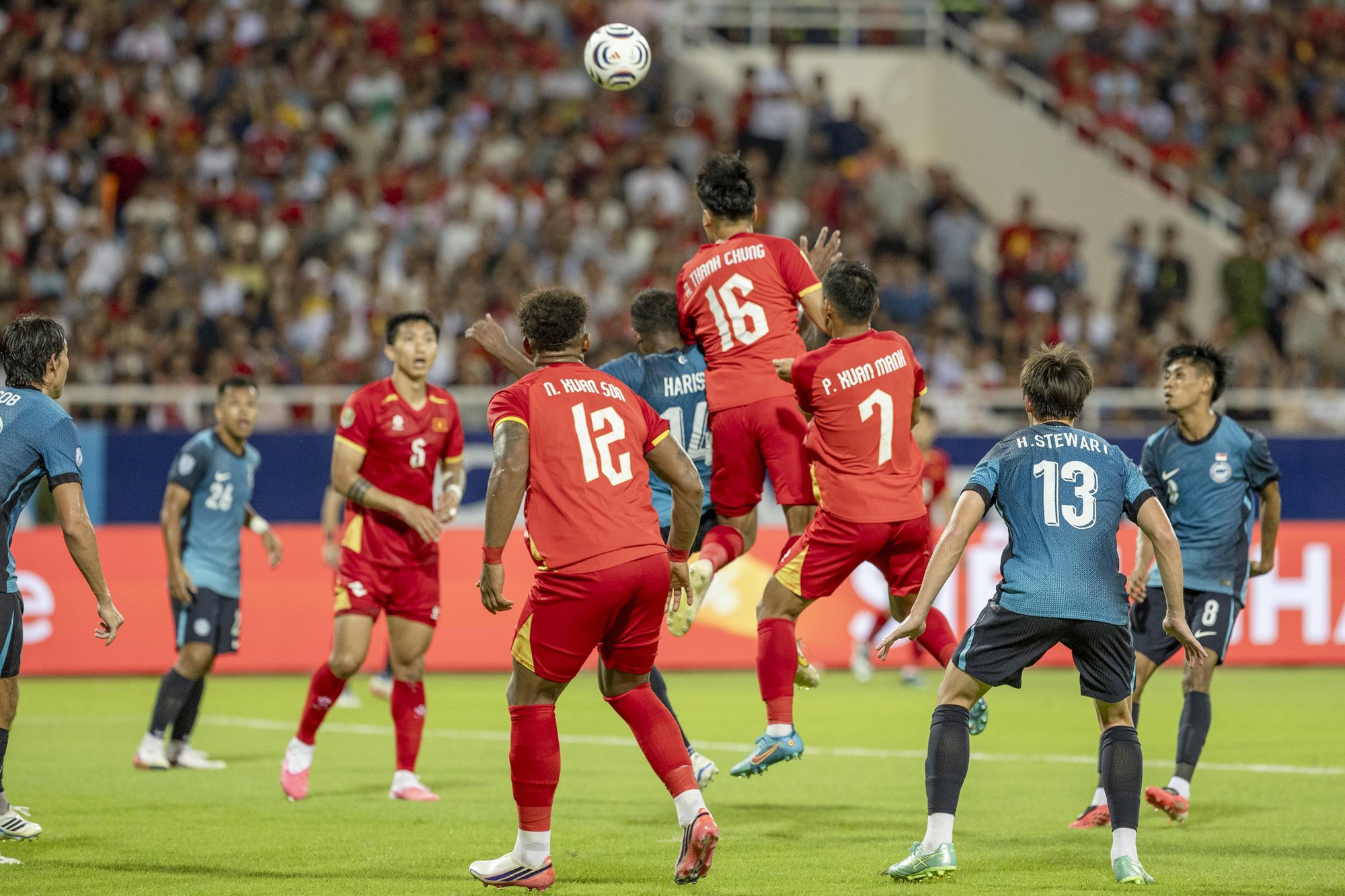 ASEAN Cup 2026: Bỏ lỡ nhiều cơ hội ghi bàn, Đội tuyển Việt Nam hòa Singapore 0-0- Ảnh 4.