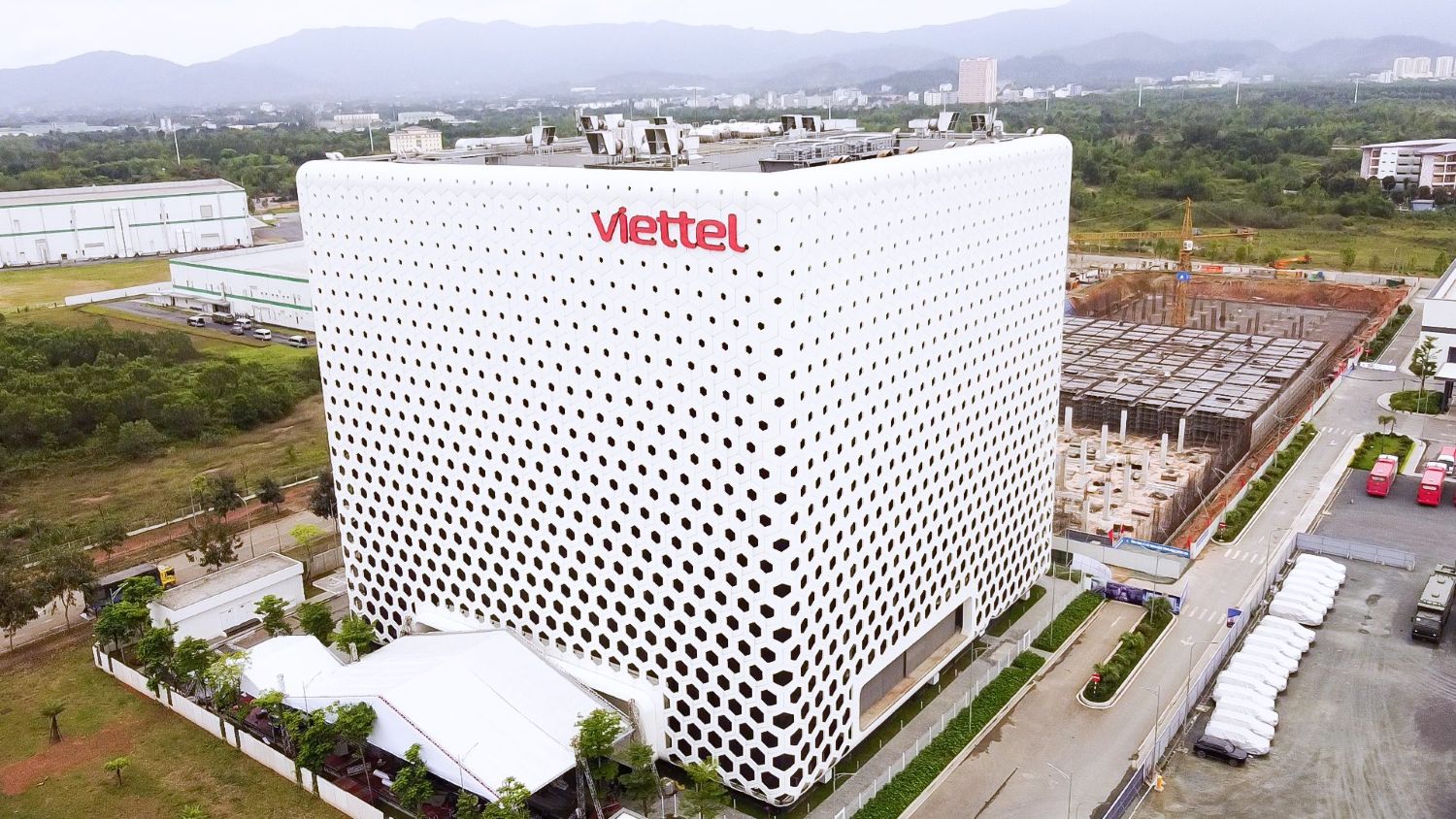 Viettel thúc đẩy tăng trưởng xanh: Điện mặt trời tự sản xuất tăng 24,8% trong năm 2025- Ảnh 1.