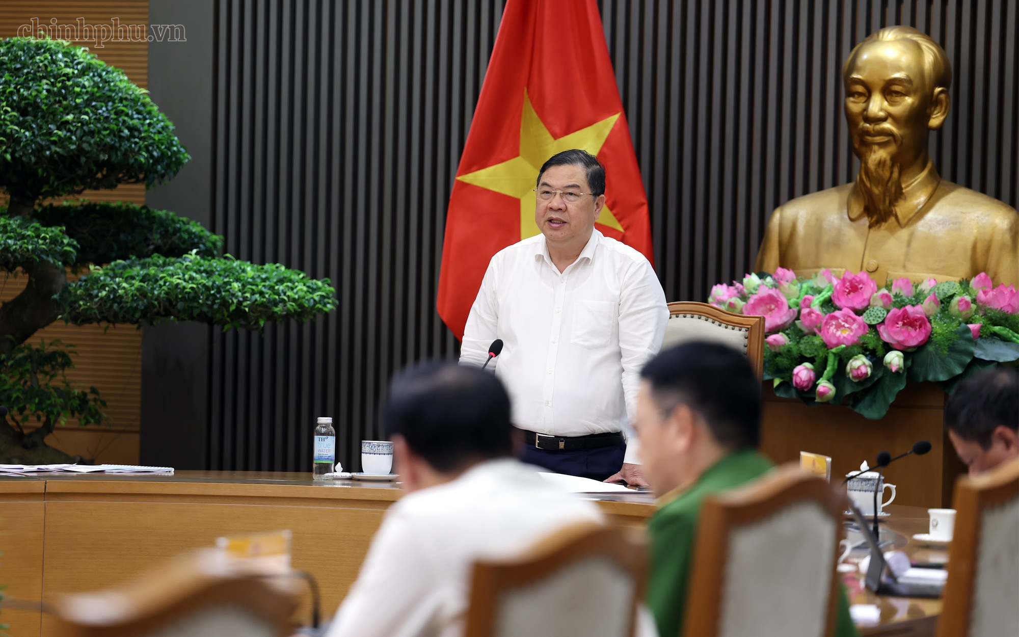 Phó Thủ tướng Thường trực Phạm Gia Túc: Ưu tiên thu gom, vận chuyển rác thải khi thí điểm xe ba bánh điện