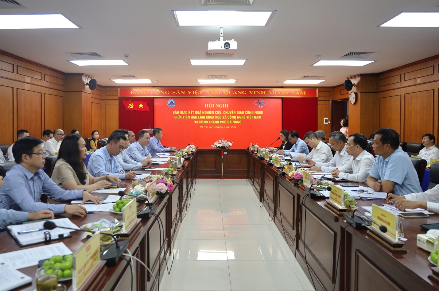 Đưa công nghệ vào giải những bài toán thực tiễn của Đà Nẵng- Ảnh 1.