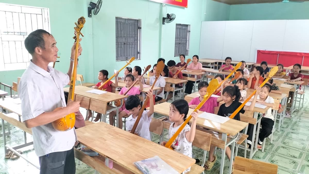 Trao truyền di sản, giữ hồn bản làng- Ảnh 4.
