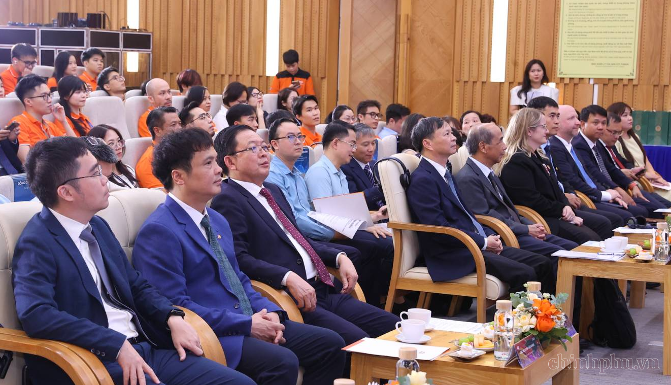Phó Thủ tướng Hồ Quốc Dũng: Đưa nghiên cứu AI thành sản phẩm, giải pháp phục vụ thực tiễn- Ảnh 1.