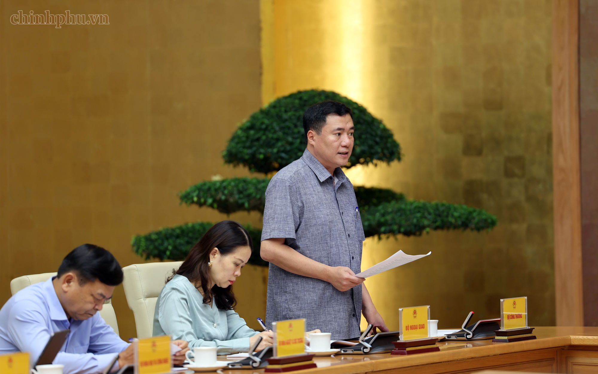Phó Thủ tướng Thường trực Phạm Gia Túc: Tăng mạnh xuất khẩu, kiểm soát nhập siêu- Ảnh 2.