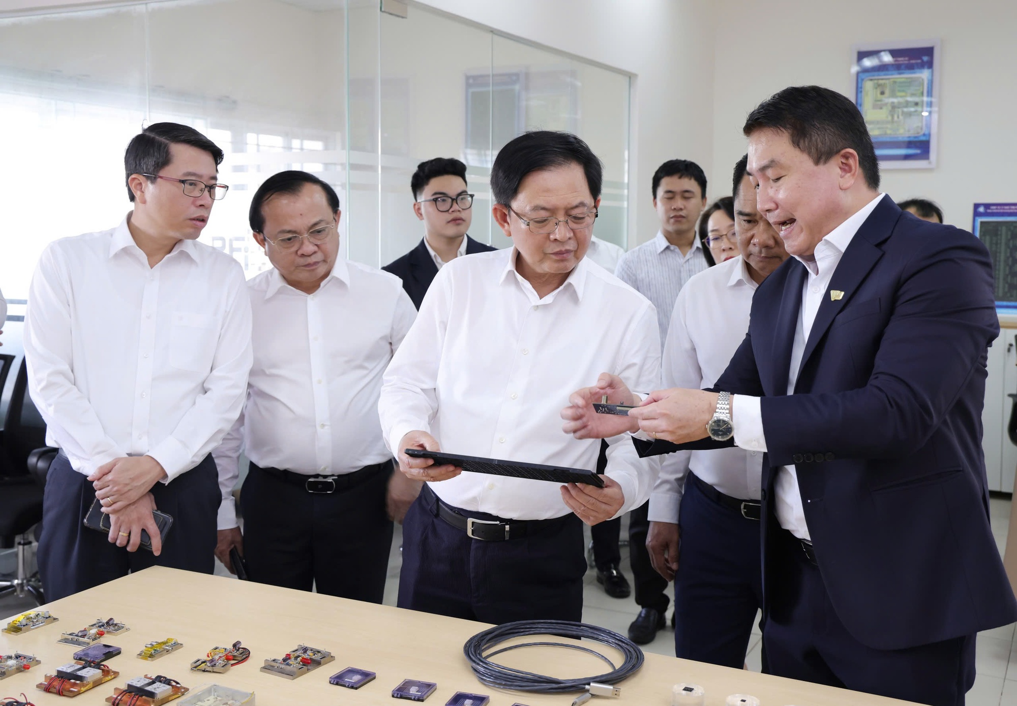 Đại học Quốc gia TPHCM cần tập trung nguồn lực, làm chủ công nghệ lõi- Ảnh 8.