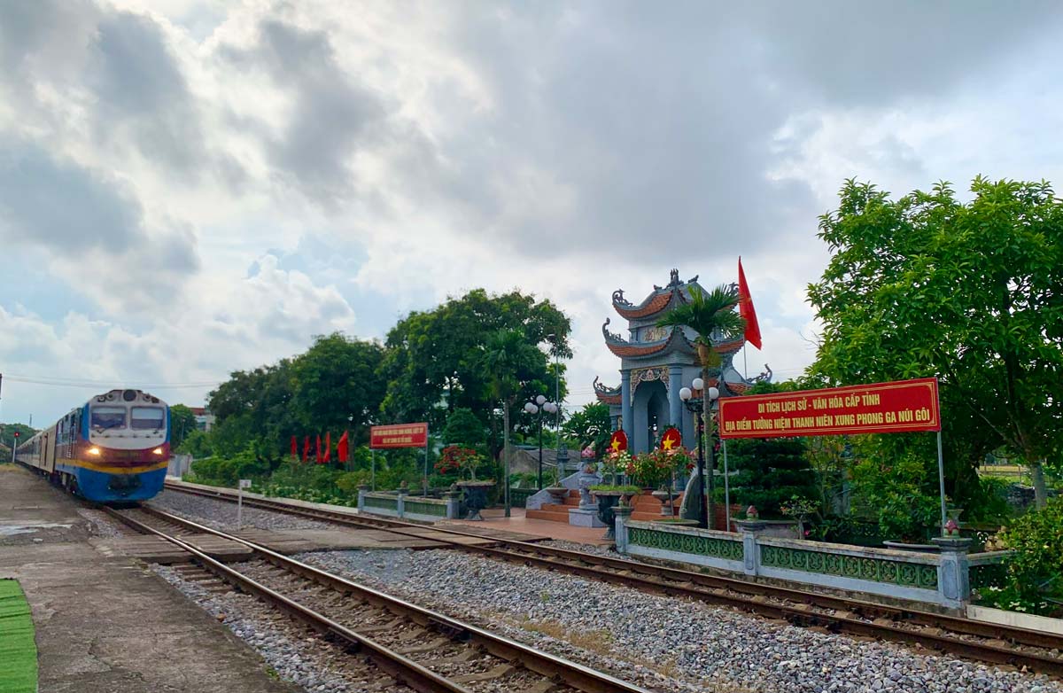 Tưởng nhớ bản hùng ca bi tráng tai ga đường sắt Núi Gôi - Ảnh 2.