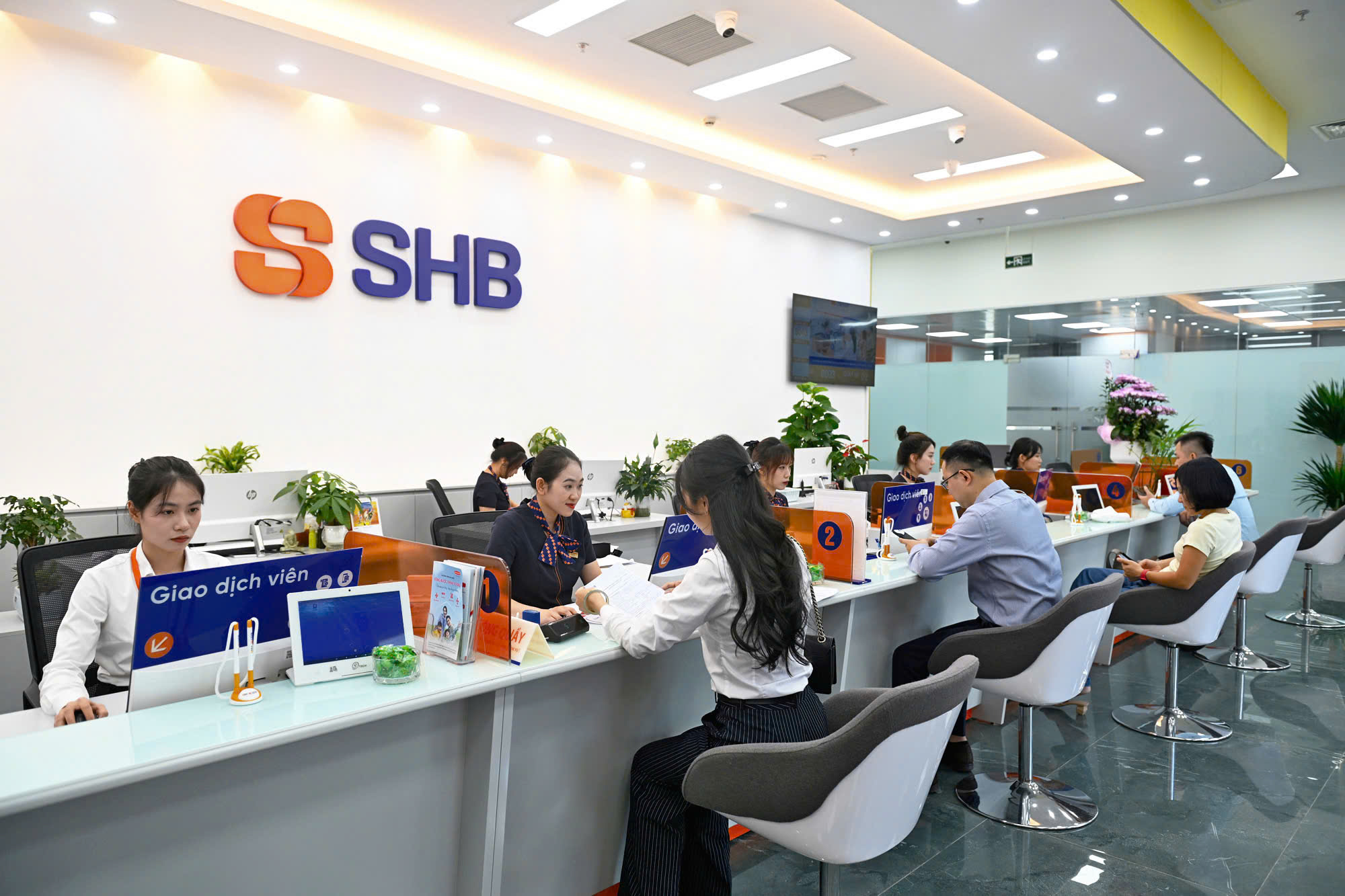 SHB giảm lãi suất, bơm thêm 2.000 tỷ đồng cho lĩnh vực ưu tiên- Ảnh 1.