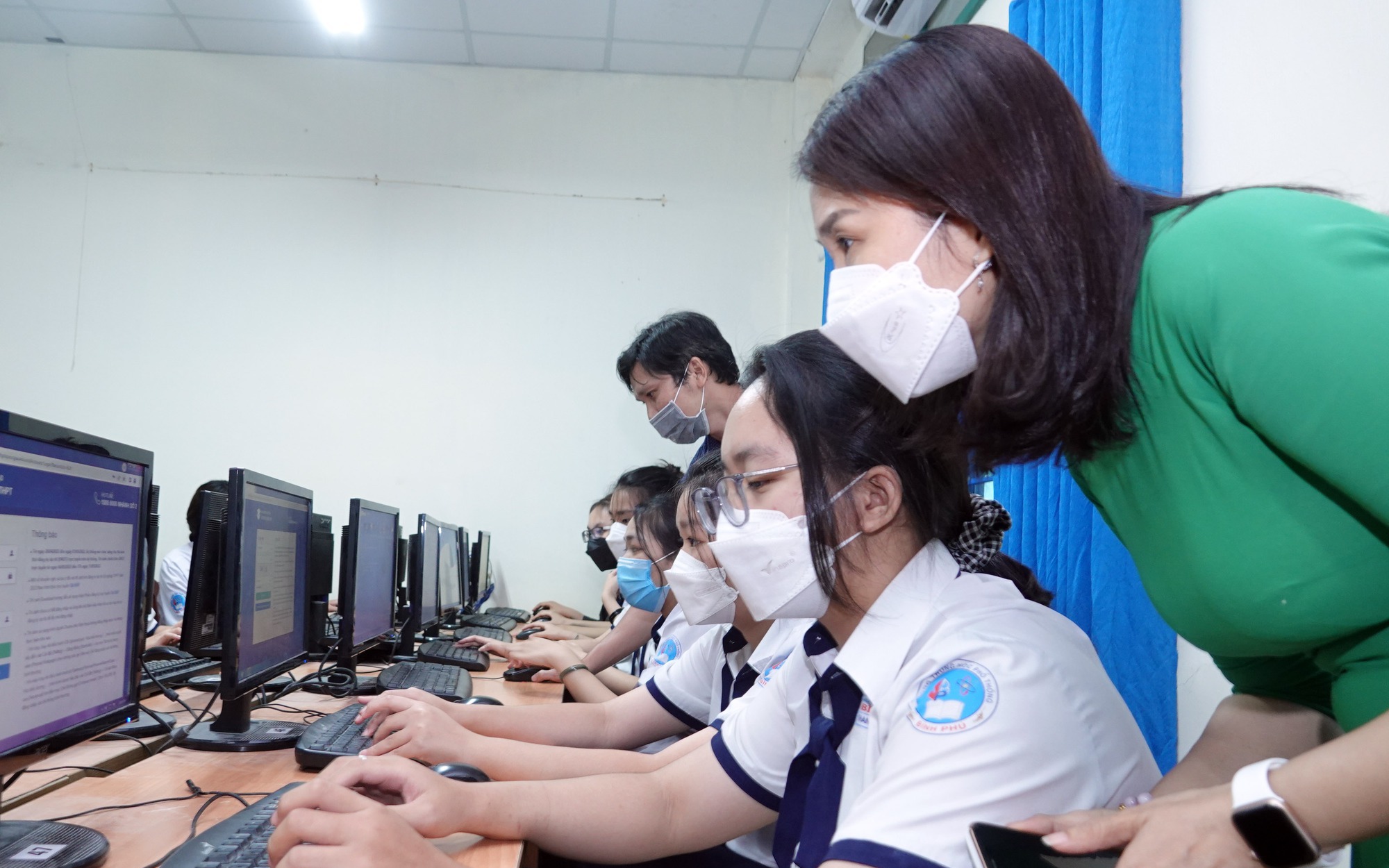Giáo viên THCS chuyển sang tiểu học có được miễn tập sự?