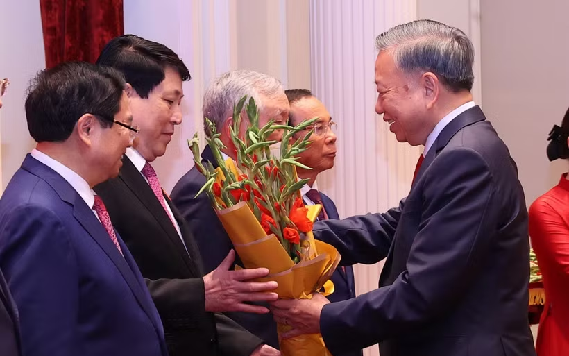 Tri ân các đồng chí Ủy viên Bộ Chính trị, Ủy viên Ban Bí thư các thời kỳ