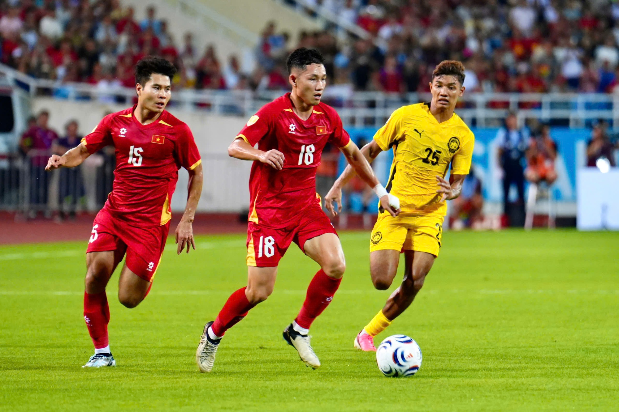 Việt Nam - Malaysia: Xuân Son lập cú đúp đưa Việt Nam vào chung kết ASEAN Cup 2026- Ảnh 1.