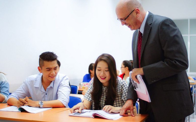 Cấp học bổng toàn phần cho 1.500 nhà khoa học trẻ, sinh viên xuất sắc đi đào tạo ở nước ngoài về công nghệ chiến lược