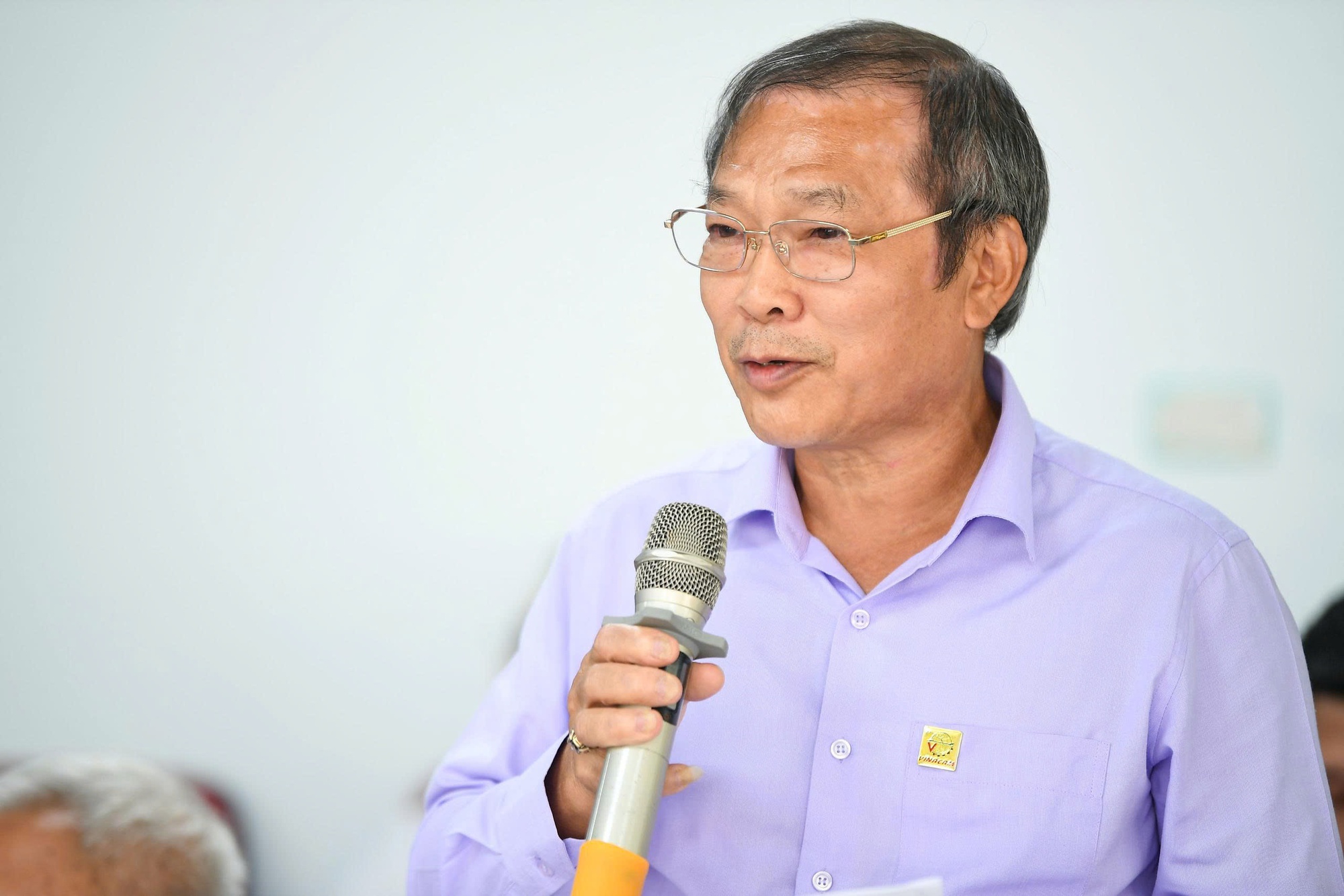 Những