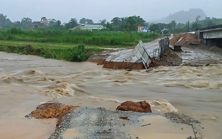 Thủ tướng Chính phủ yêu cầu rà soát, tổ chức sơ tán dân cư khỏi khu vực nguy cơ bị ngập sâu, lũ quét, sạt lở đất