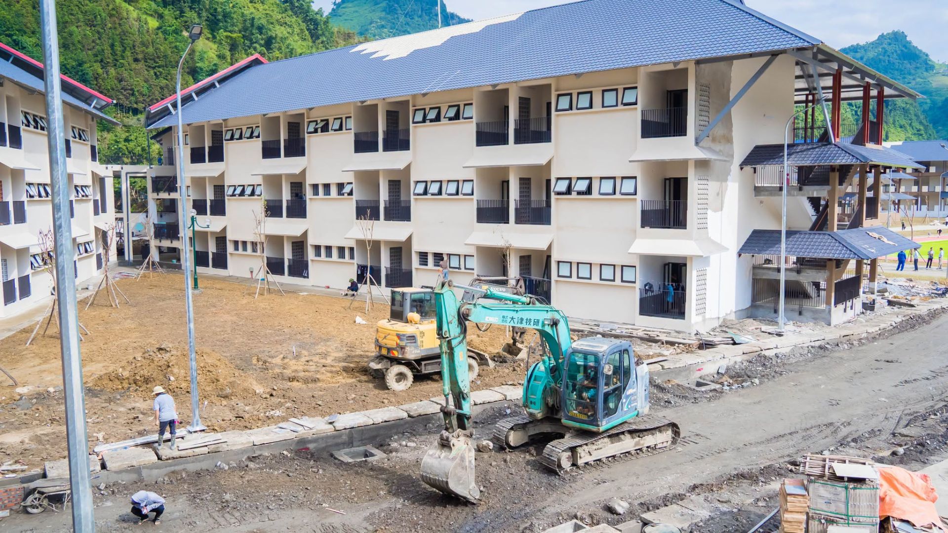Hơn 90 trường nội trú vùng biên dự kiến bàn giao trước ngày 30/8- Ảnh 1.