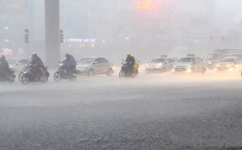 Bão số 4: Mực nước nhiều sông trên báo động 3- Ảnh 1.