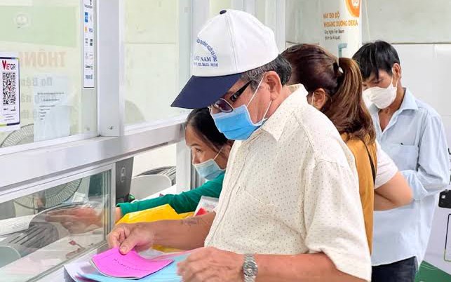 Đã mua BHYT, có được hoàn tiền để chuyển sang diện được hỗ trợ?