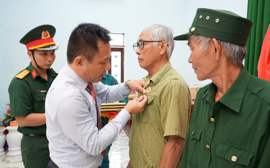 Cựu chiến binh làm nhiệm vụ quốc tế chưa được tặng Huân chương Chiến công, vì sao?