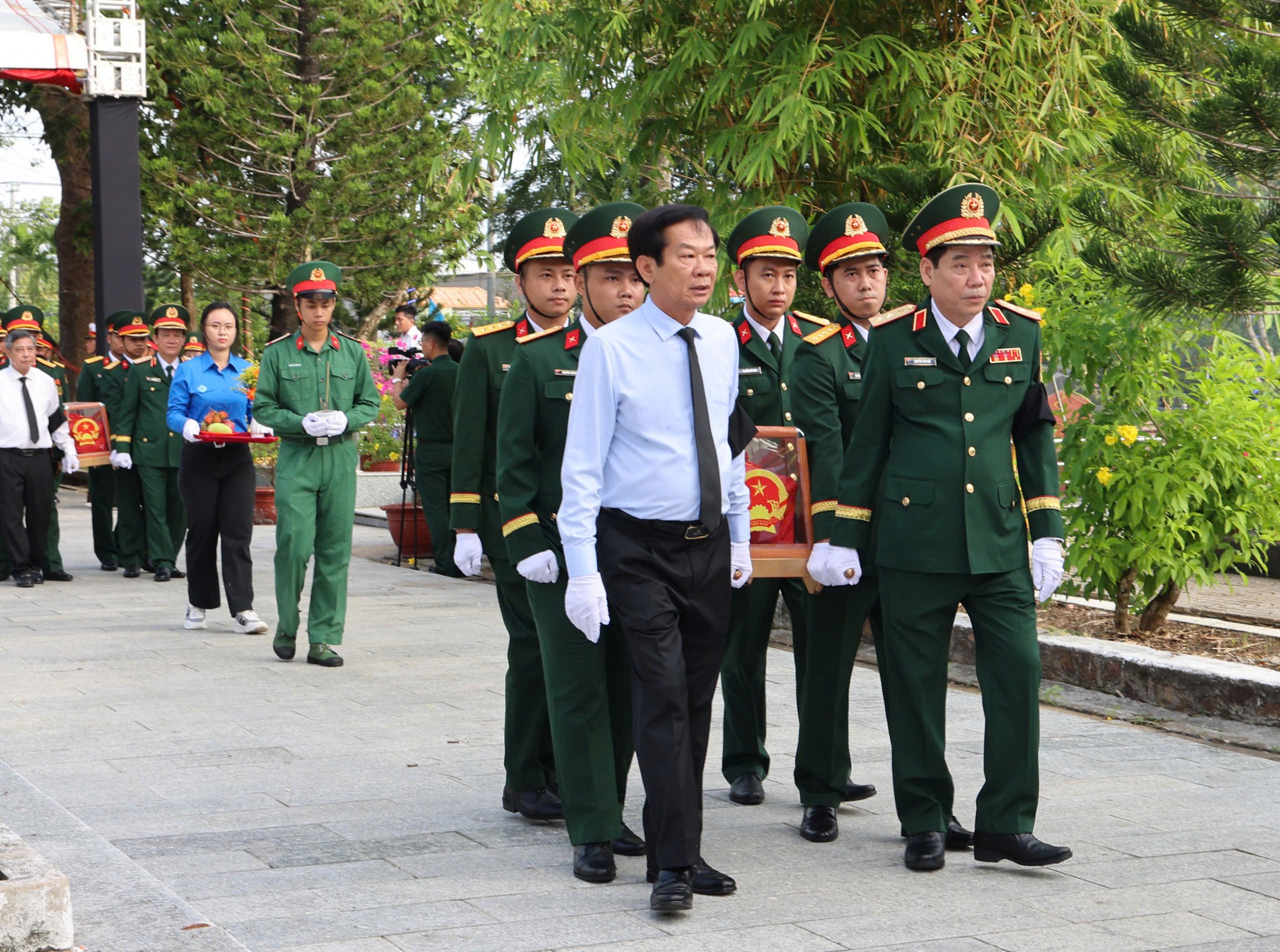 Cần Thơ tổ chức truy điệu và an táng hài cốt liệt sĩ được quy tập trên địa bàn- Ảnh 1.
