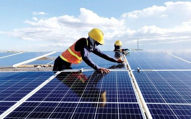 Vì sao phải thông báo trước 10 ngày khi lắp điện mặt trời mái nhà?