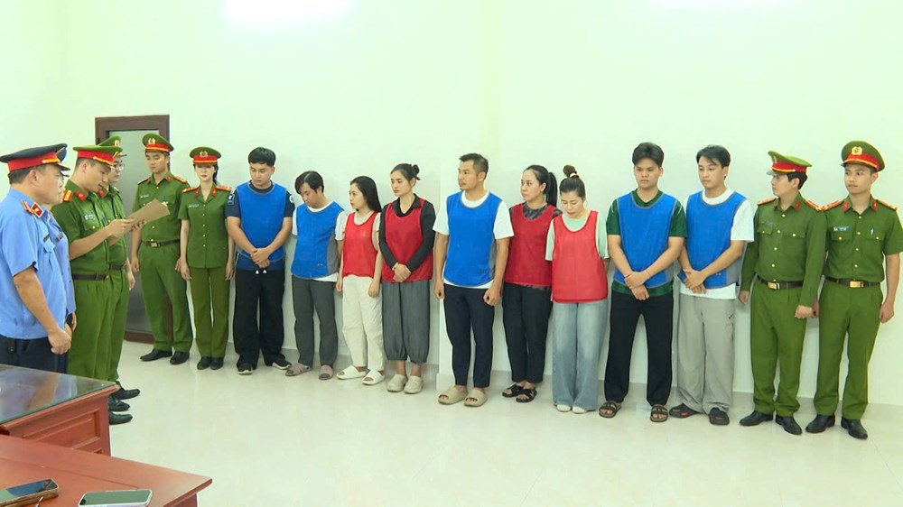 Thủ tướng gửi thư khen Công an Thanh Hóa, Công an TPHCM triệt phá đường dây buôn lậu kim cương- Ảnh 1.