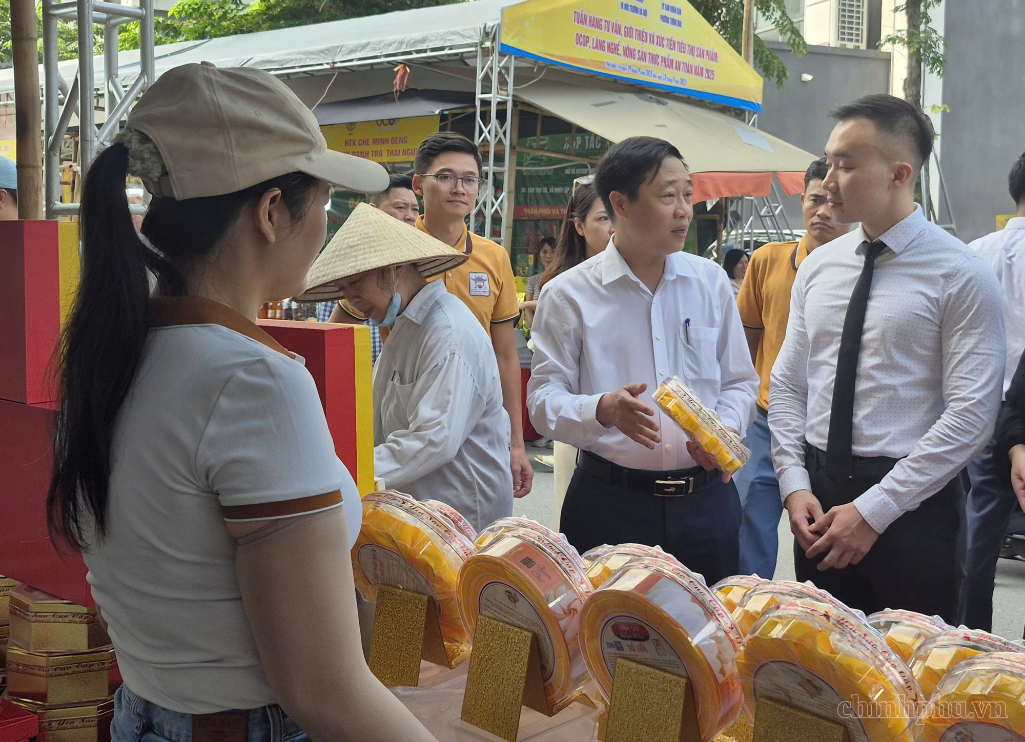 Nâng tầm chất lượng và thương hiệu sản phẩm OCOP trong giai đoạn mới- Ảnh 1.