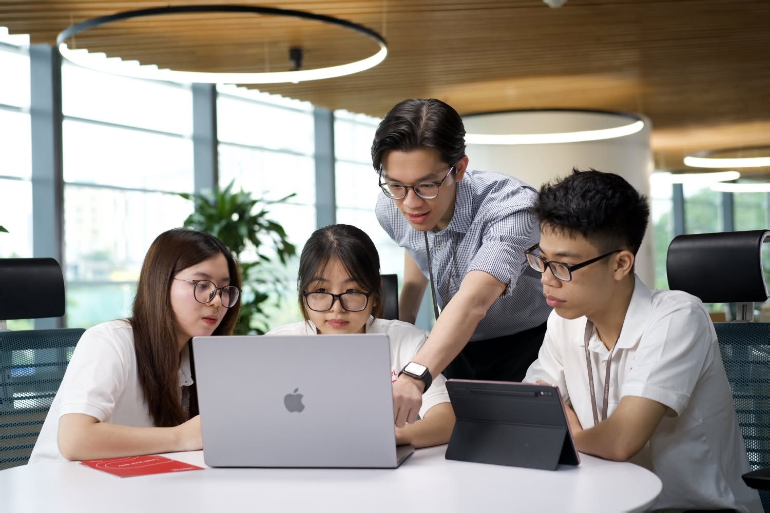 Viettel và ĐH Quốc gia TPHCM cùng đào tạo sinh viên công nghệ- Ảnh 2.