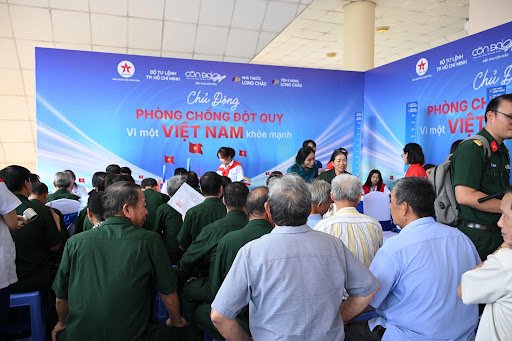 Long Châu đến Côn Đảo: Nối mạch tri ân, chăm sóc sức khỏe nơi đảo xa- Ảnh 6.