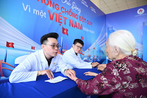 Long Châu đến Côn Đảo: Nối mạch tri ân, chăm sóc sức khỏe nơi đảo xa- Ảnh 8.