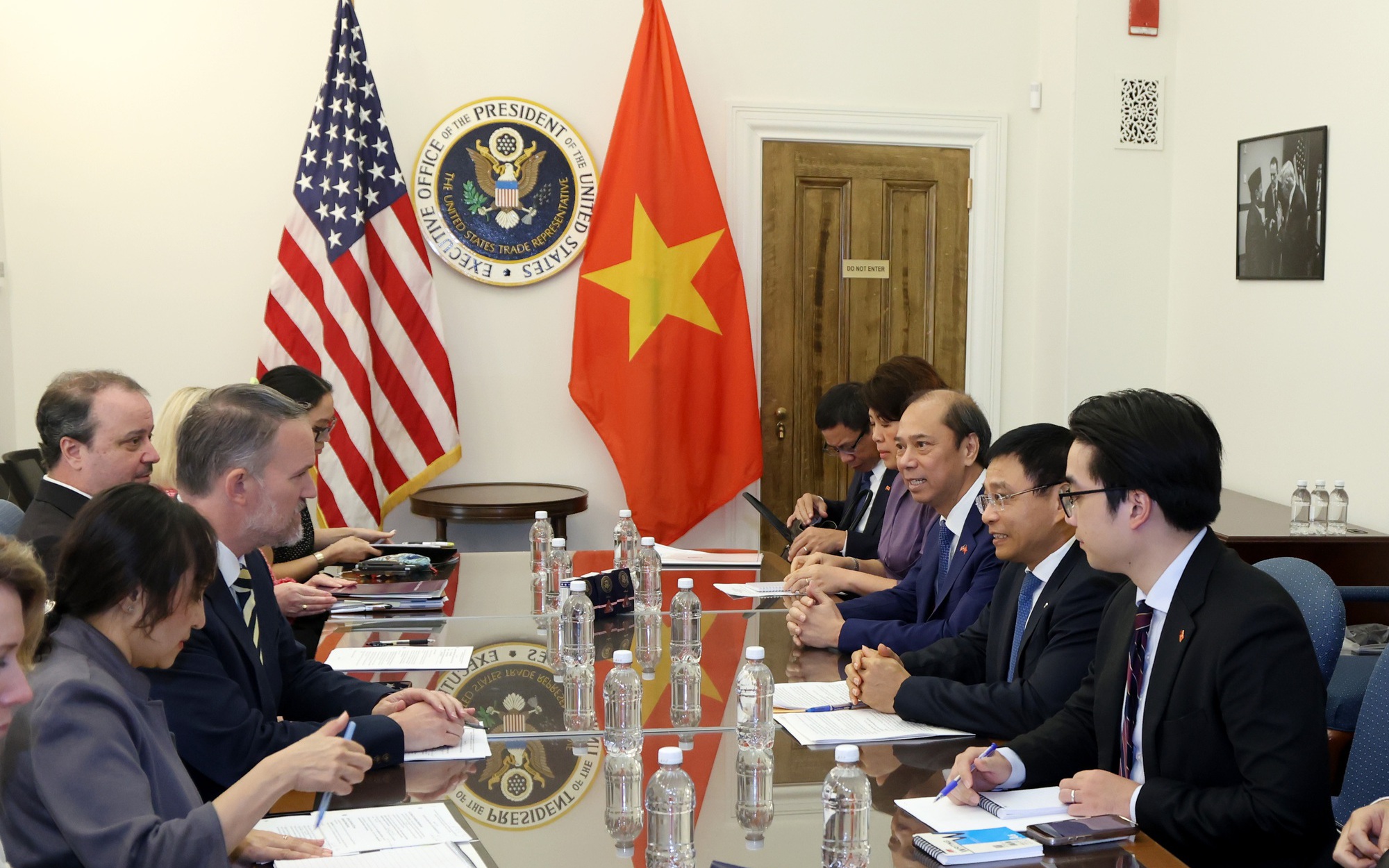 Phó Thủ tướng Nguyễn Văn Thắng làm việc với các quan chức cấp cao Chính quyền Hoa Kỳ