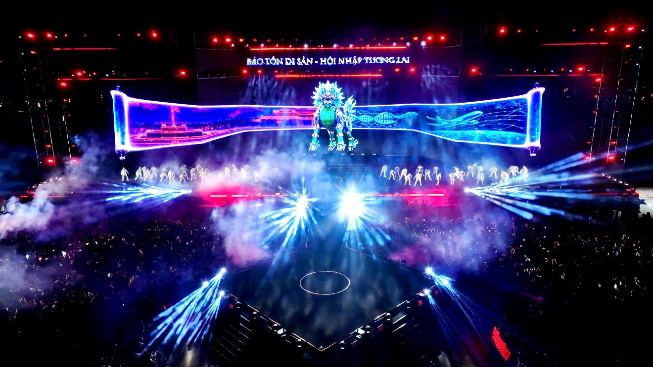 'Bùng nổ' cảm xúc trong đêm khai mạc Huế Wonderverse Music Fest 2026- Ảnh 1.