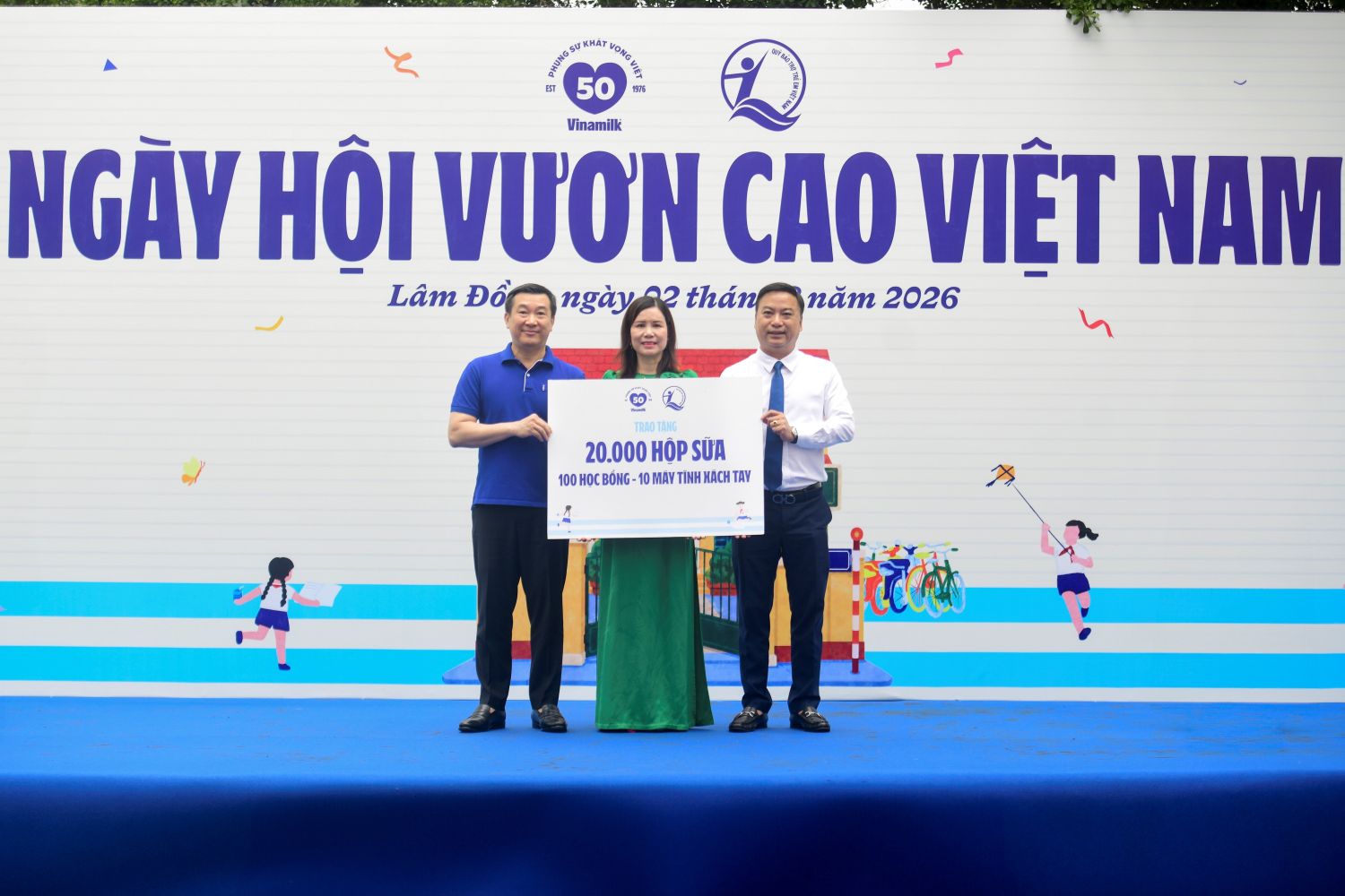 Hơn 500 học sinh vùng cao Lâm Đồng cùng Vinamilk tham gia ngày hội Vươn cao Việt Nam- Ảnh 2.