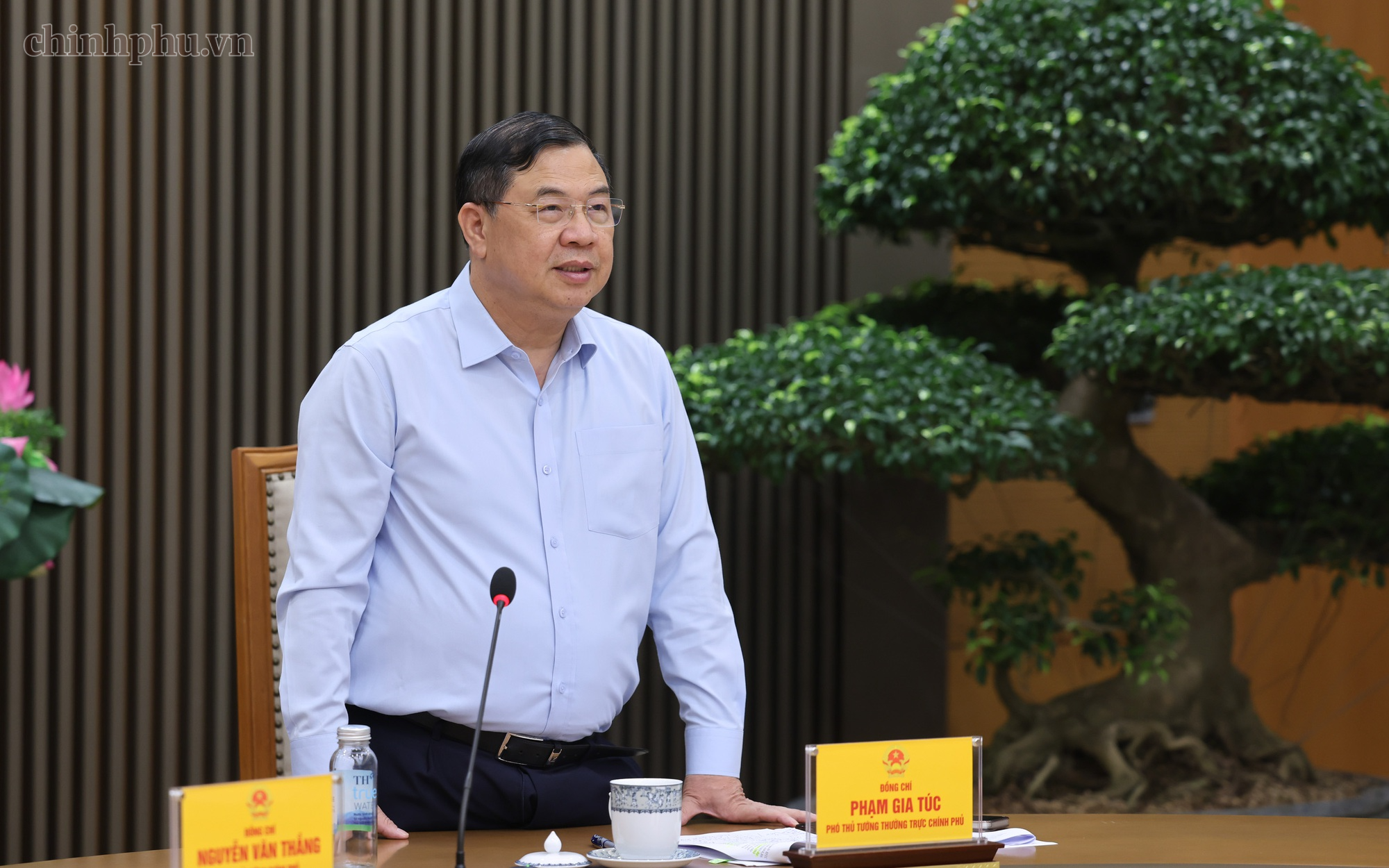 Hai Phó Thủ tướng chủ trì rà soát đầu tư, hoàn thiện các tuyến đường bộ cao tốc quy mô phân kỳ- Ảnh 2.