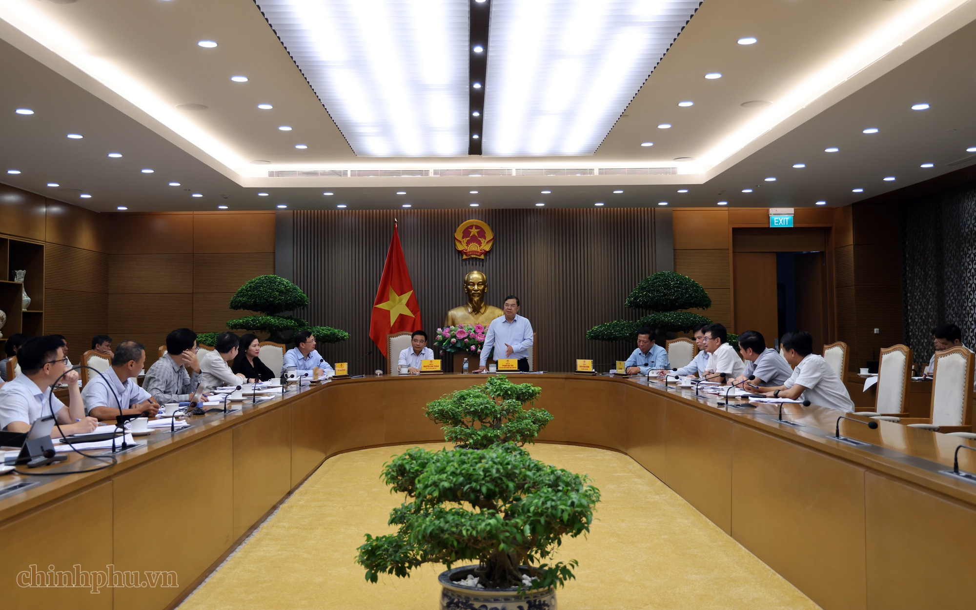 Hai Phó Thủ tướng chủ trì rà soát đầu tư, hoàn thiện các tuyến đường bộ cao tốc quy mô phân kỳ- Ảnh 6.
