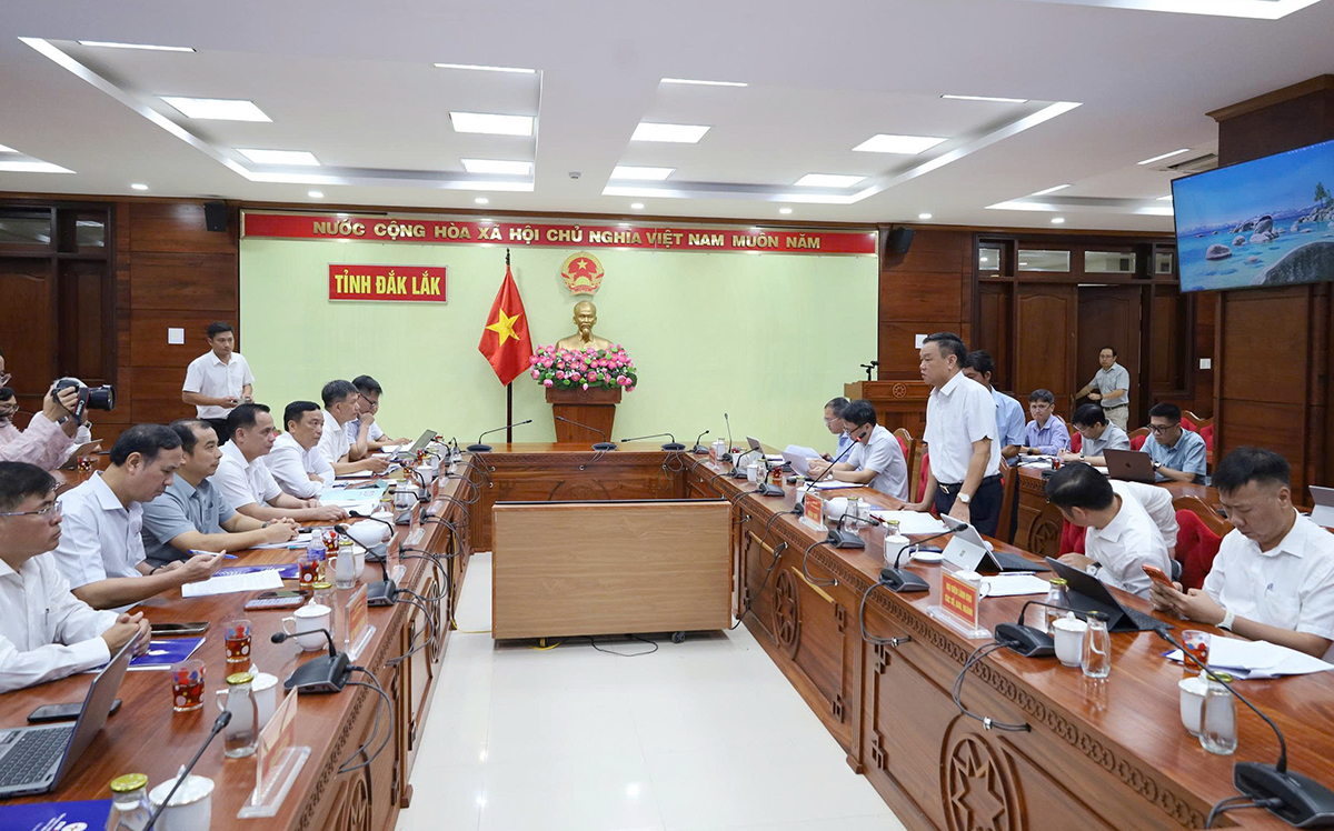 Tập trung đẩy nhanh tiến độ các dự án truyền tải điện trên địa bàn tỉnh Đắk Lắk- Ảnh 1.