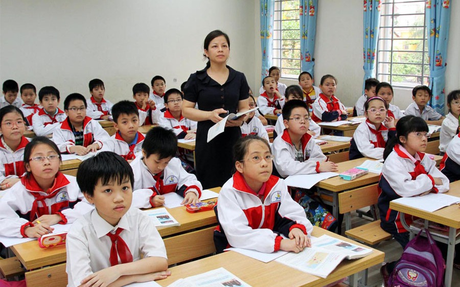 Nhân viên thư viện chuyển làm giáo viên tiểu học, điều kiện thế nào?