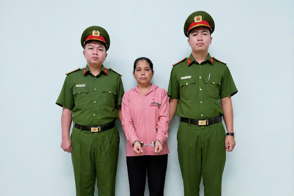 TPHCM: Bắt khẩn cấp bảo mẫu bạo hành trẻ mầm non- Ảnh 1.