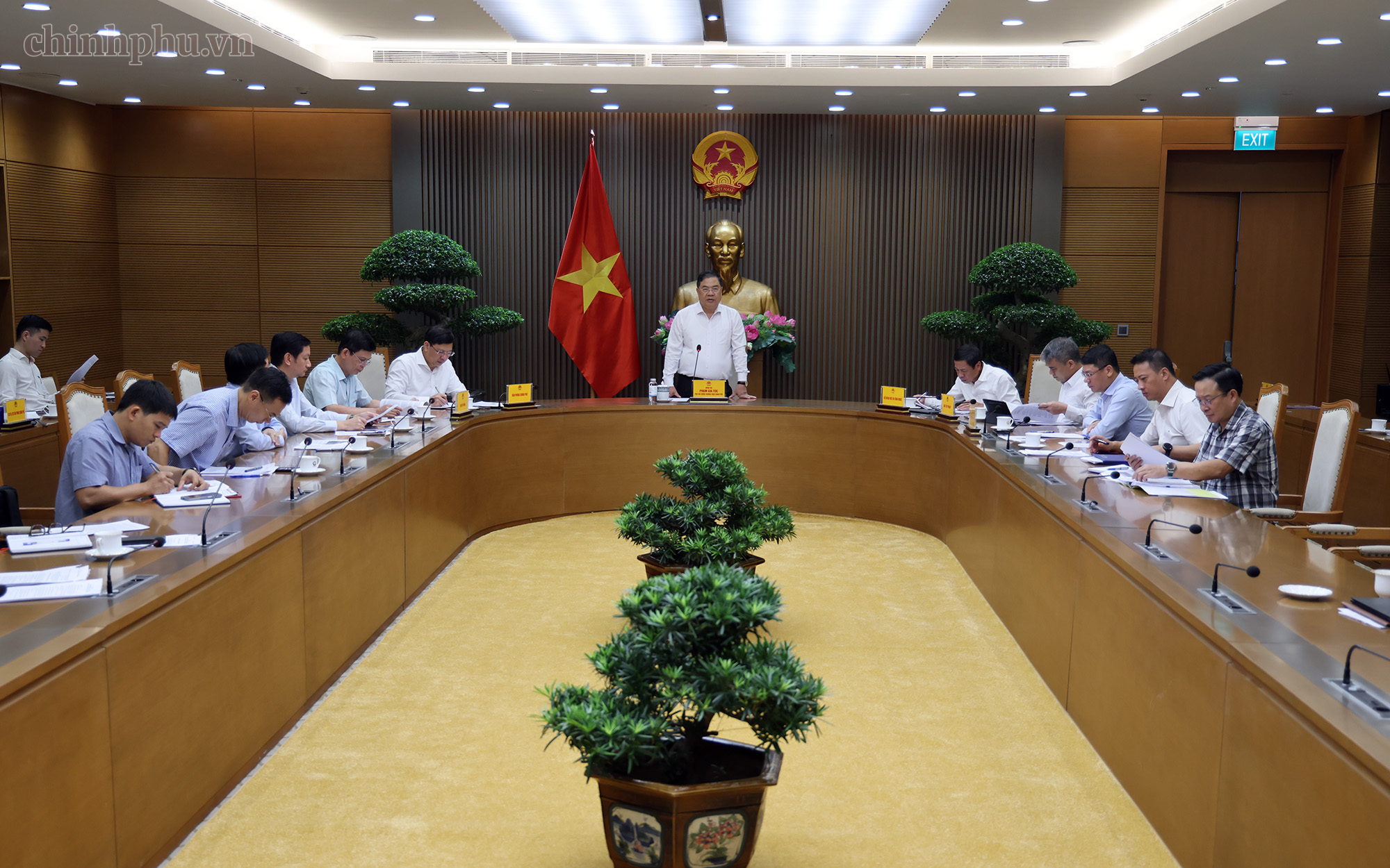 Phó Thủ tướng Thường trực Phạm Gia Túc: Rà soát, hoàn thiện quy định về khoảng cách an toàn trên cao tốc, phù hợp thực tế- Ảnh 2.