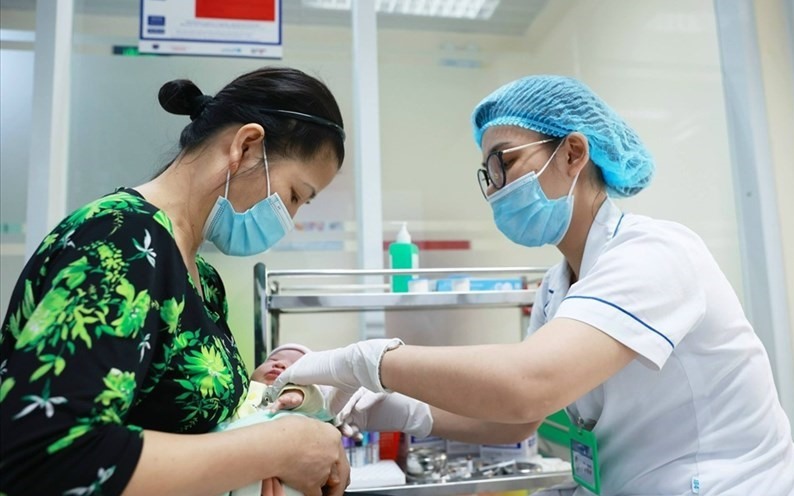 Nhân viên y tế được hưởng phụ cấp ưu đãi nghề như thế nào?