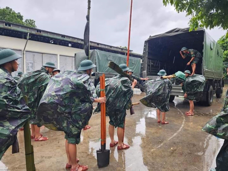 Toàn quân chủ động ứng phó mưa lớn, ngập lụt, lũ quét, sạt lở đất- Ảnh 1.
