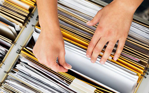 Lập hồ sơ ốm đau hay báo giảm BHXH trước?