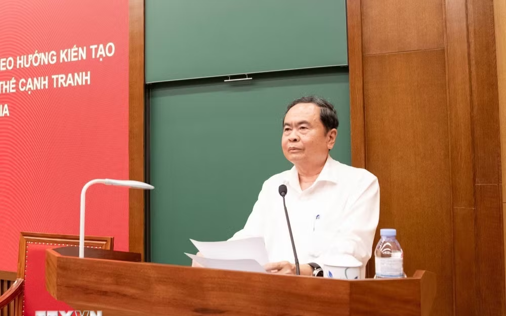 Chủ tịch Quốc hội Trần Thanh Mẫn trao đổi chuyên đề về đổi mới tư duy xây dựng thể chế, pháp luật với các Ủy viên Trung ương Đảng