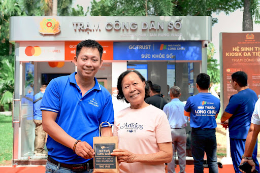FPT Retail hai năm liên tiếp được Forbes Việt Nam vinh danh trong Top 50 Công ty niêm yết tốt nhất- Ảnh 2.