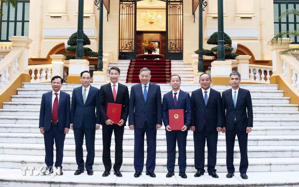 Tổng Bí thư, Chủ tịch nước Tô Lâm trao quyết định bổ nhiệm 2 Đại sứ Việt Nam tại nước ngoài
