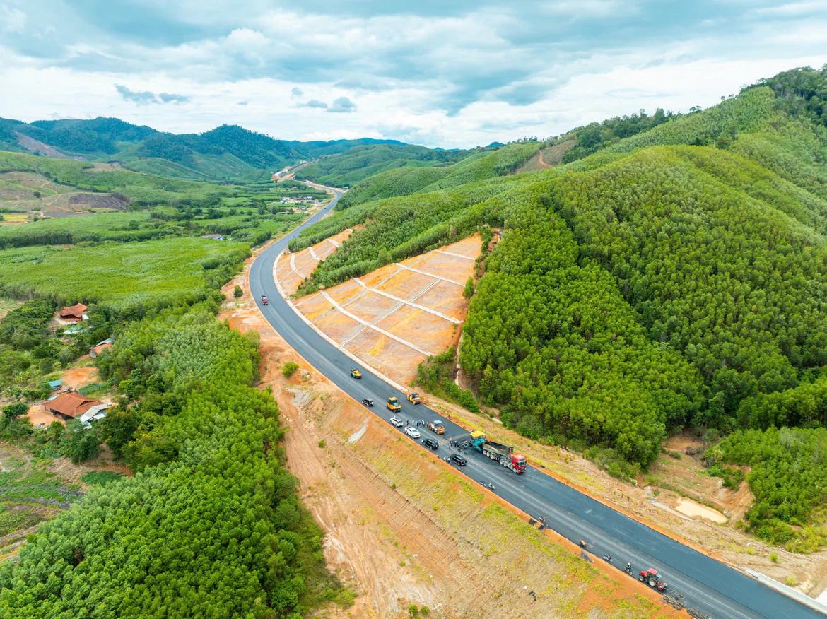 Bộ Xây dựng: Xác định nguyên nhân giải ngân chậm, thay thế nhà thầu kém năng lực- Ảnh 1.