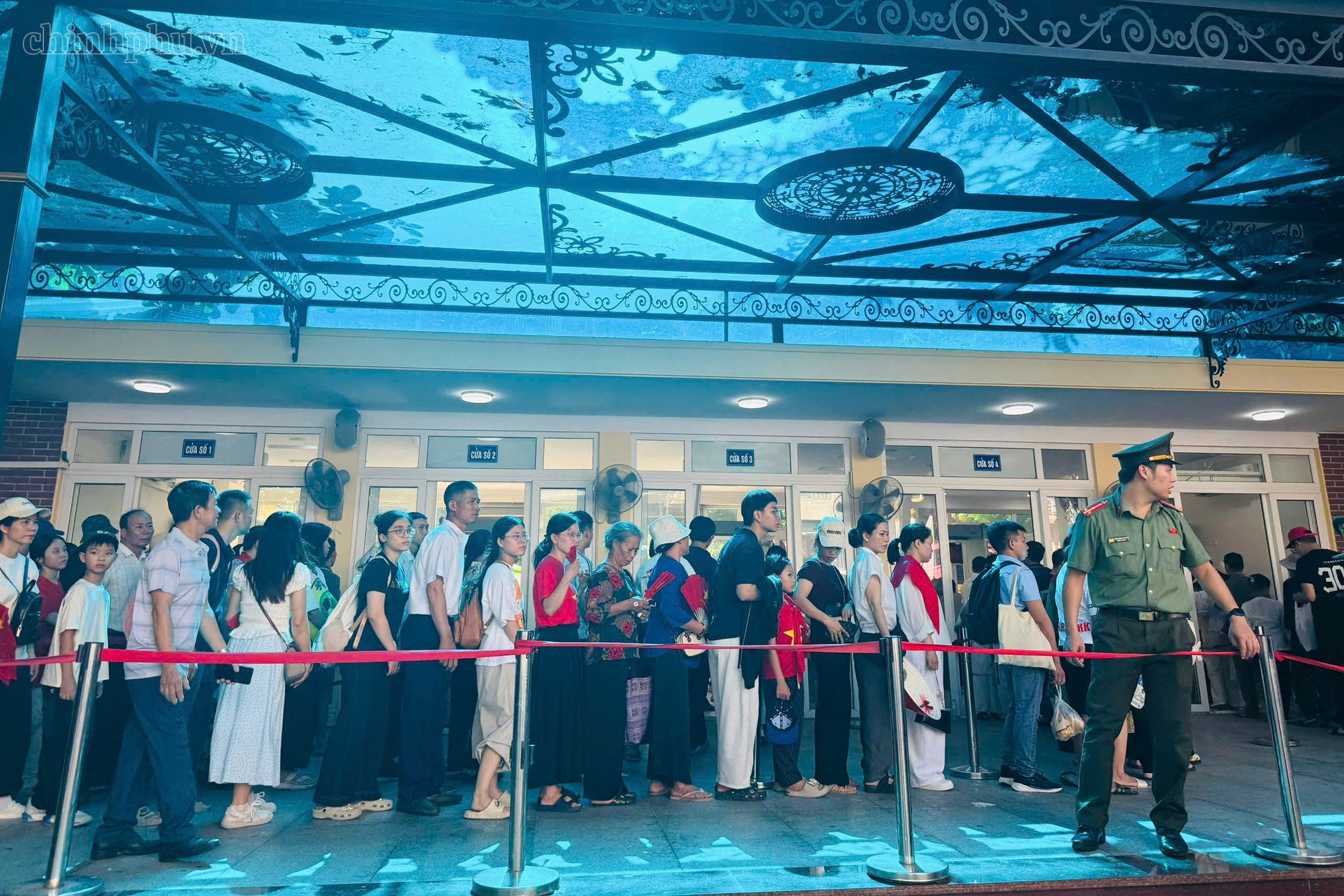 Quốc khánh 2/9: Về Lăng Bác, tiếp nối mạch nguồn lịch sử và tình yêu Tổ quốc- Ảnh 2.